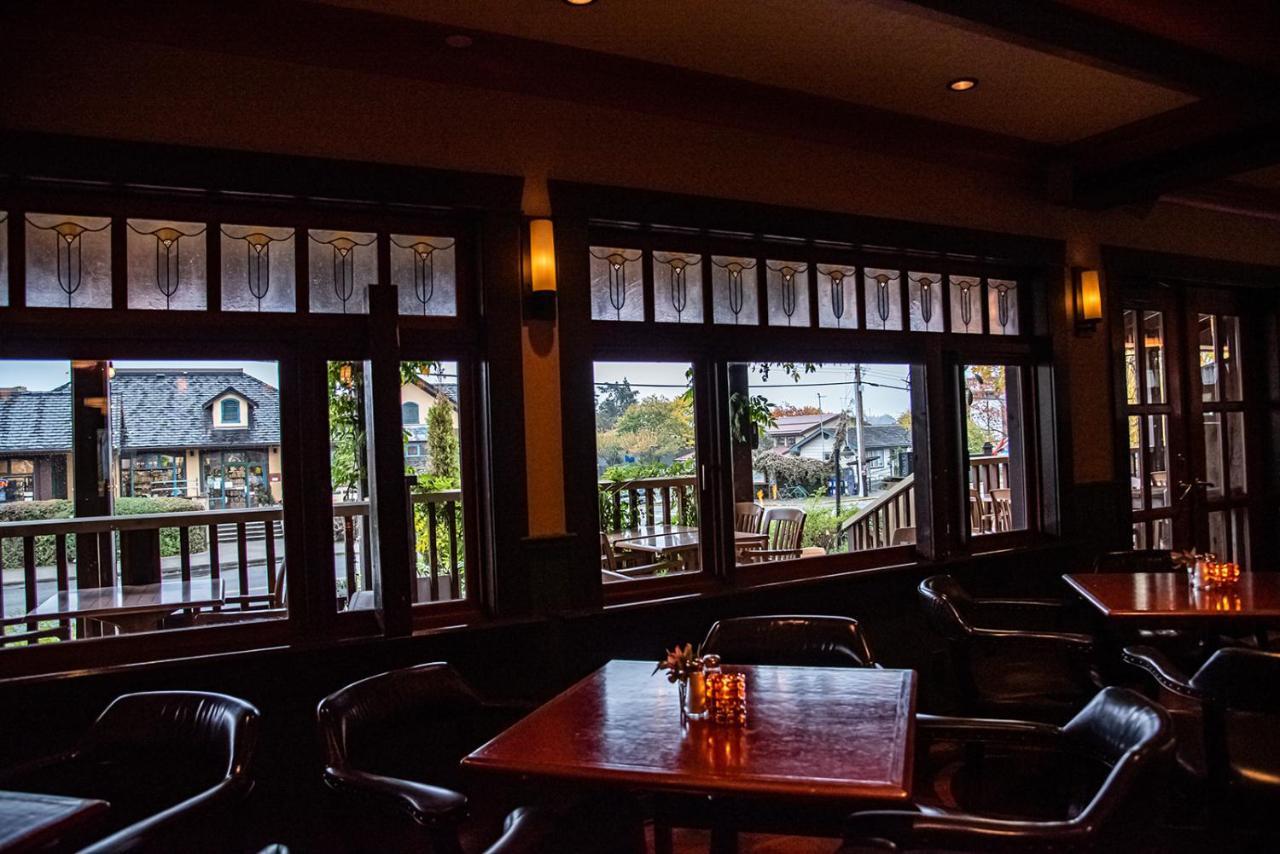 Salt Spring Inn Ganges Esterno foto